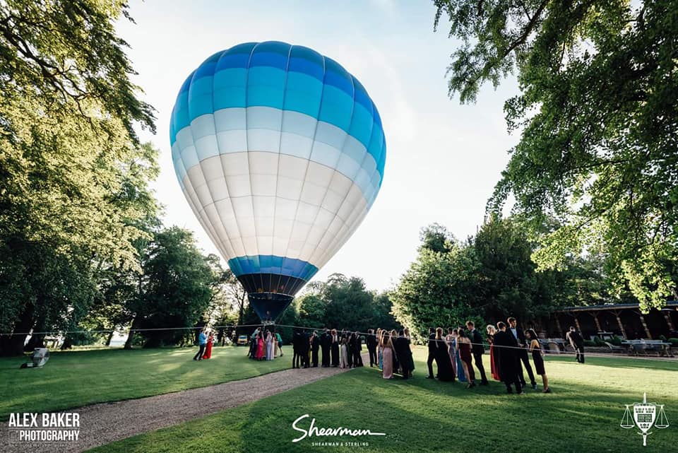Soms soms Verdrag Speeltoestellen Hot Air Balloon Hire Archives - Bloon | Inflatable and Aerial Marketing